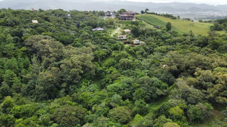 Imagem Terreno com Vista para o Mar na Praia da Ferrugem - Garopaba-SC!