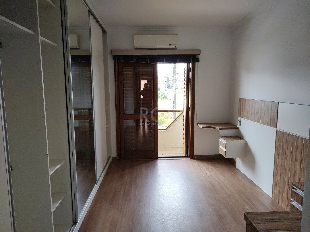 Imagem Casa para Venda - 84.2m², 3 dormitórios, sendo 3 suites, 1 vaga - Hípica