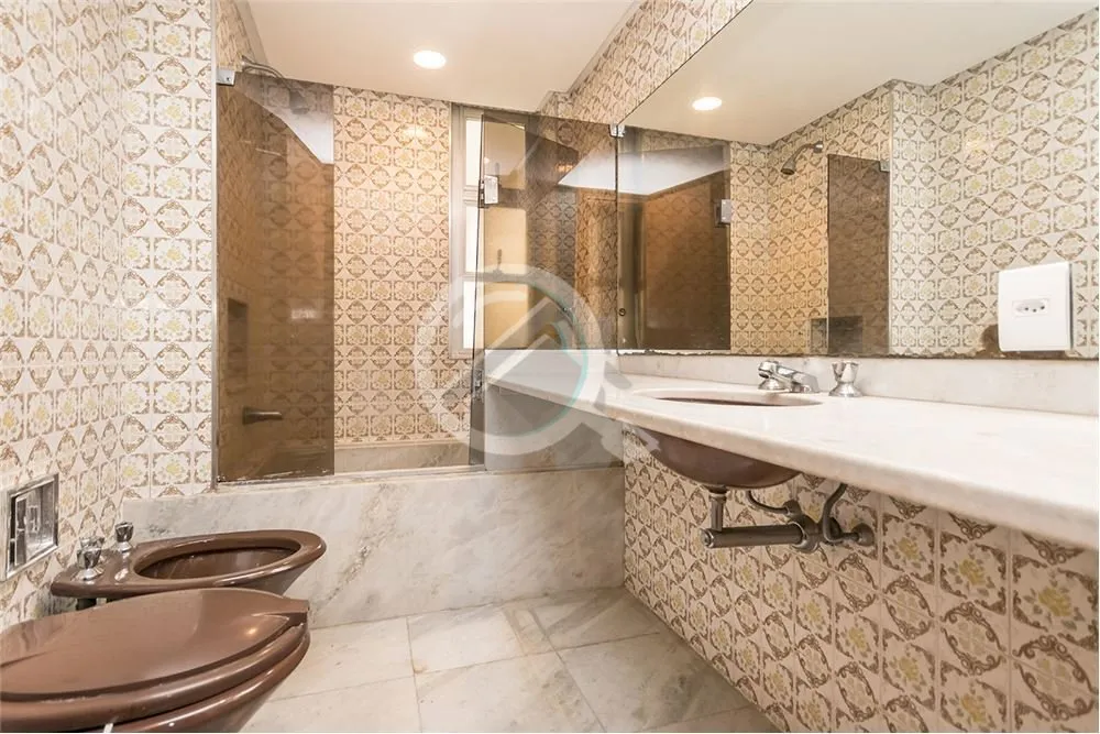 Imagem Apartamento amplo, com 151 m² de área útil com 3 dormitórios, sendo 1 suítes, banheiro social, ...