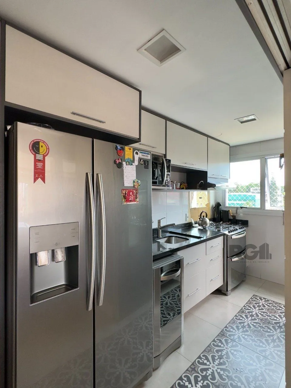 Imagem APARTAMENTO MOBILIADO COM PLANTA DIFERENCIADA E ÓTIMA LOCALIZAÇÃO