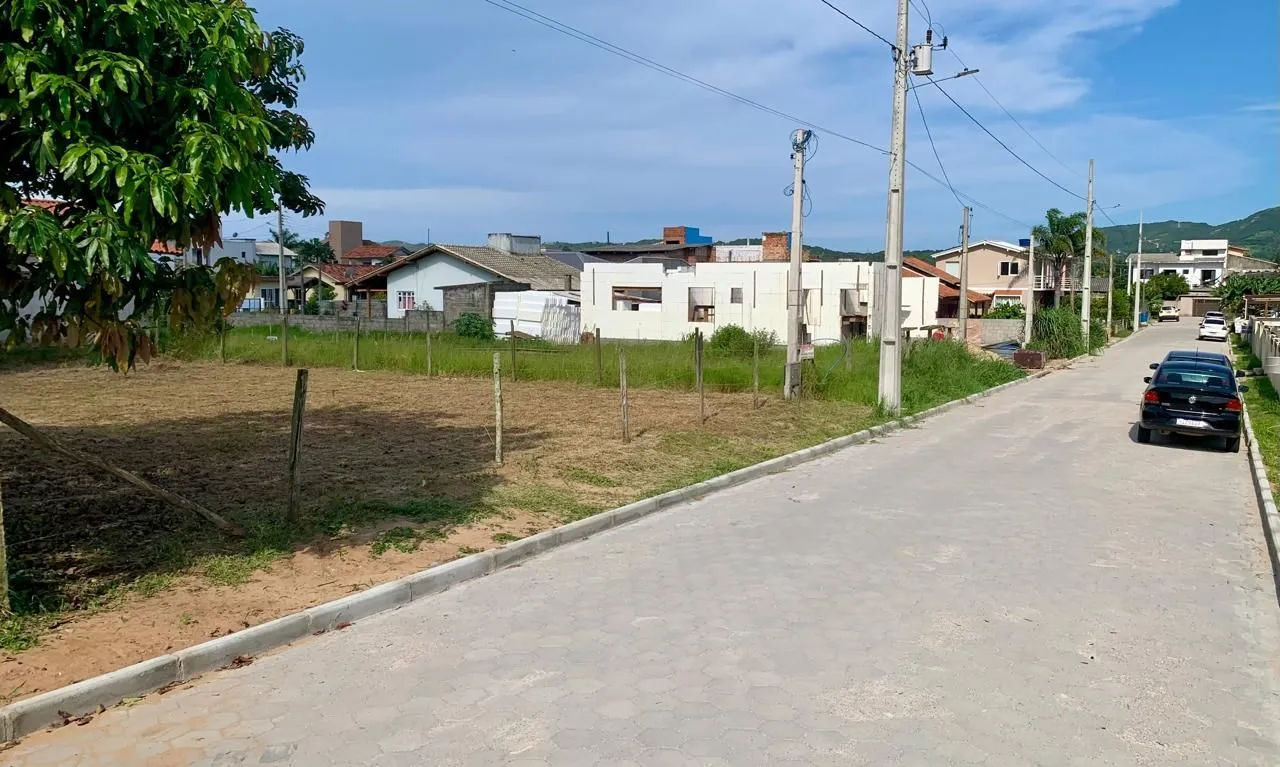 Imagem EXCELENTE TERRENO GAROPABA SC. ÓTIMO LOCAL PARA MORAR OU INVESTIR.