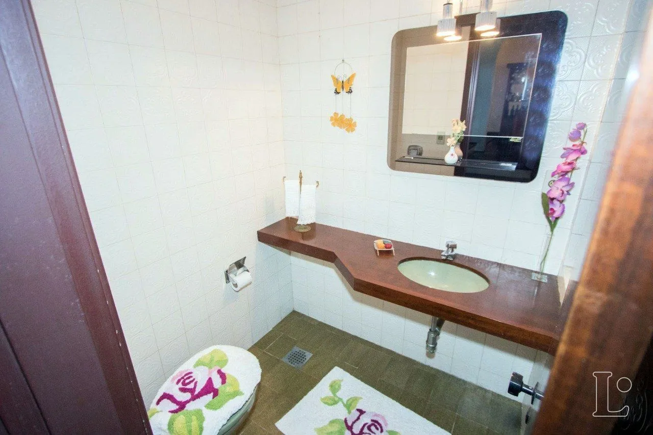 Imagem Casa para Venda - 485m², 4 dormitórios, sendo 1 suites, 3 vagas - Cristal