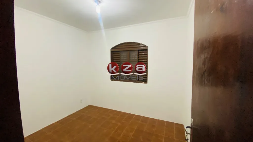 Imagem Imperdível casa à venda em Valinhos-SP, Jardim Itapuã: 4 quartos, 1 suíte, 2 salas, 3 banheiros, 3 vagas, 158m². Aproveite!