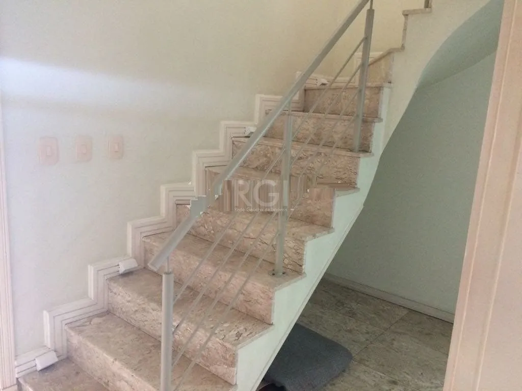 Imagem Cobertura para Venda - 248m², 3 dormitórios, sendo 1 suites, 2 vagas - Mont Serrat
