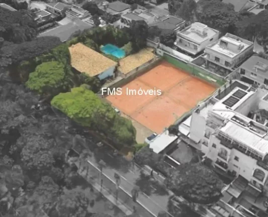 Imagem Casa em condomínio no Alto de Pinheiros, São Paulo-SP: 4 quartos, 3 suítes, 3 salas, 5 banheiros, 2 vagas, 470m²!