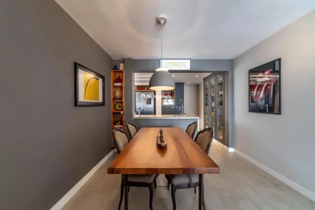 Imagem Apartamento à venda na Vila Nova Conceição com 3 quartos sendo 2 suítes, 2 salas, 3 banheiros, 2 vagas, 95m².