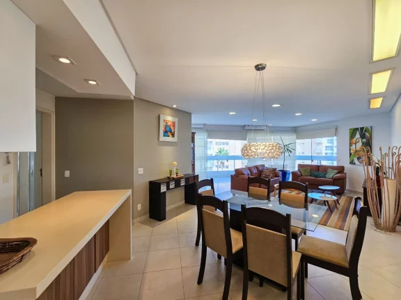 Imagem Apartamento pé na areia à venda em Riviera de São Lourenço Módulo 07: 3 quartos, 3 suítes, 2 salas, 2 vagas, 155,39m². Luxo e conforto!