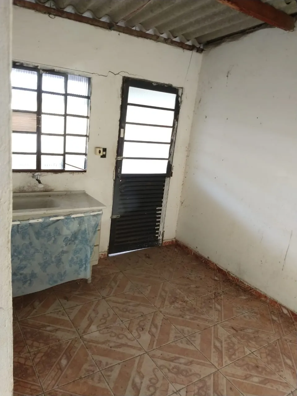 Imagem Casa à venda 2 Quartos, 2 Vagas, 255M², Conjunto Habitacional Terra dos Ipês II (Fase I), Pindamonhangaba - SP
