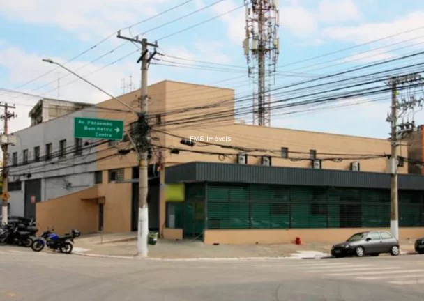 Imagem Galpão comercial de alto padrão para locação na Barra Funda, São Paulo-SP: 2 banheiros, 4 vagas e 279m² de área.