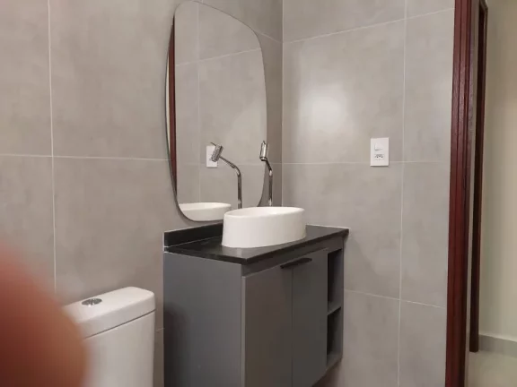 Imagem CASA TÈRREA À VENDA EM UM EXCELENTE BAIRRO