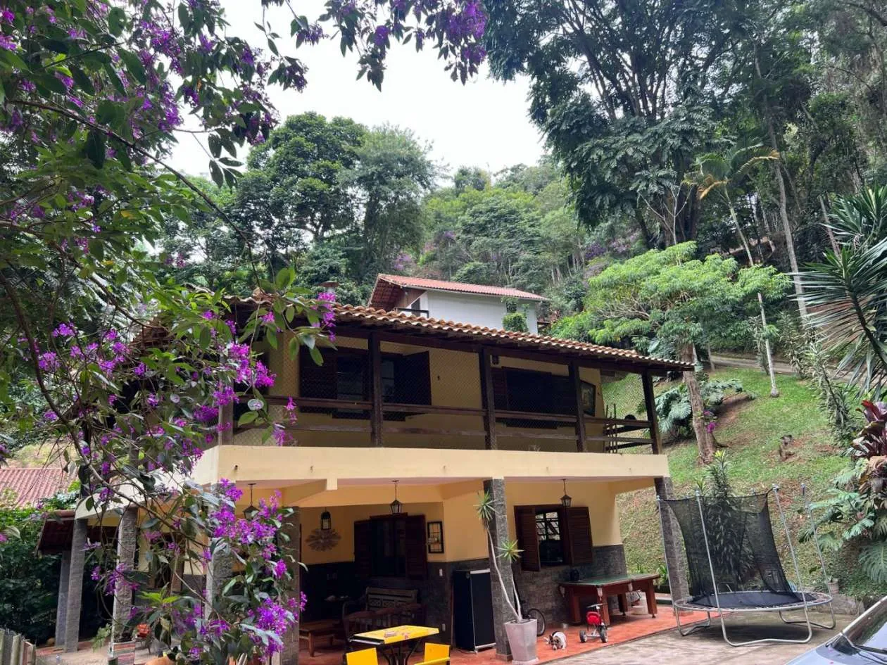 Imagem Casa em Condomínio para Venda em Petrópolis / RJ no bairro Itaipava