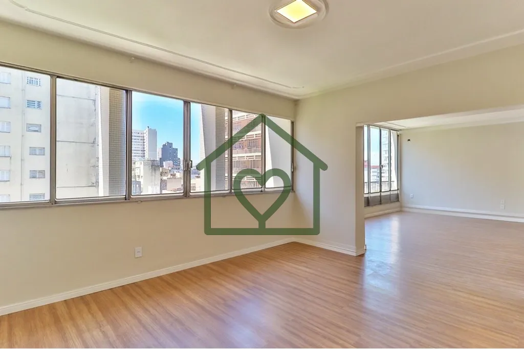 Imagem Apartamento com três dormitórios sendo uma suíte, cuja sacada permite visualizar o nascer e o pô...