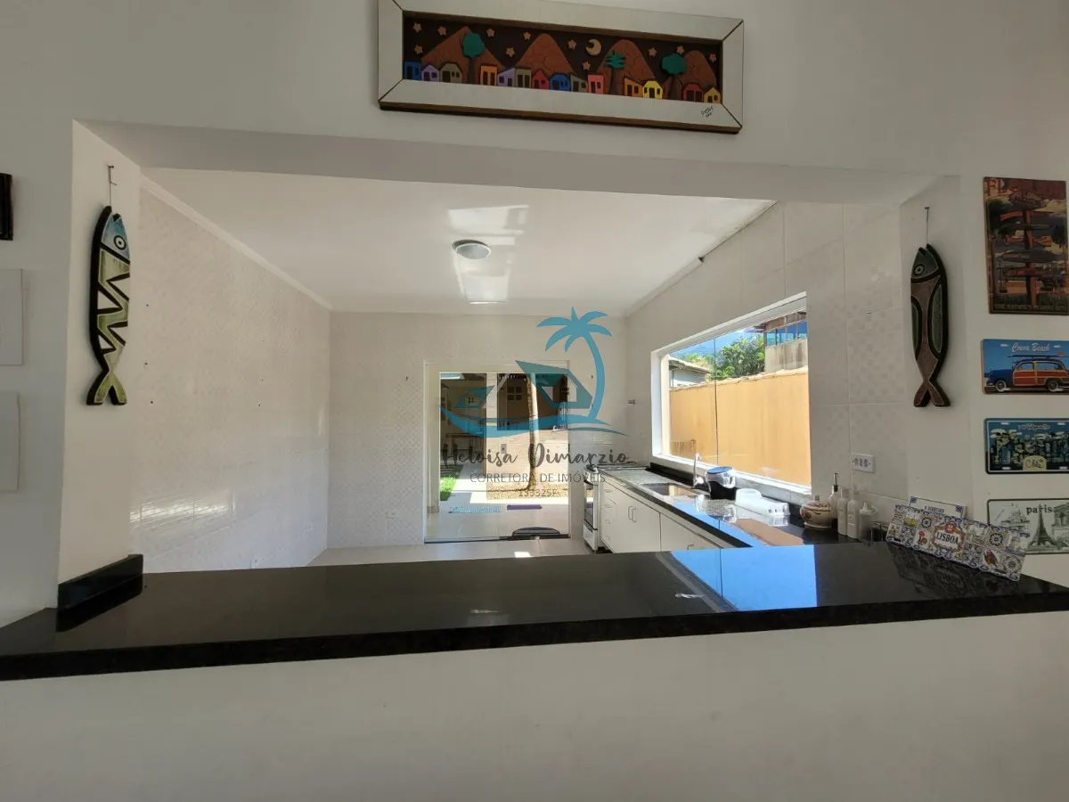 Imagem Belíssima casa com 3 dormitórios a venda em condomínio fechado em Ubatuba.
