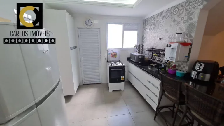 Imagem Casa sobreposta a venda, super bem localizada em Santos