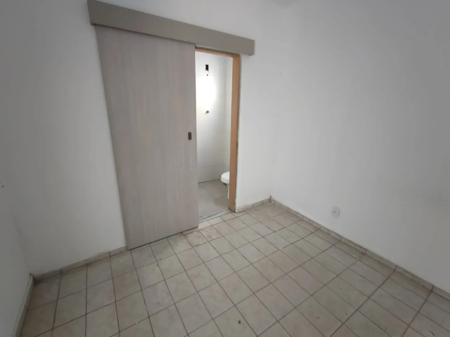 Imagem Casa à venda 3 Quartos, 2 Suites, 4 Vagas, 250M², Conjunto Residencial Araretama, Pindamonhangaba - SP