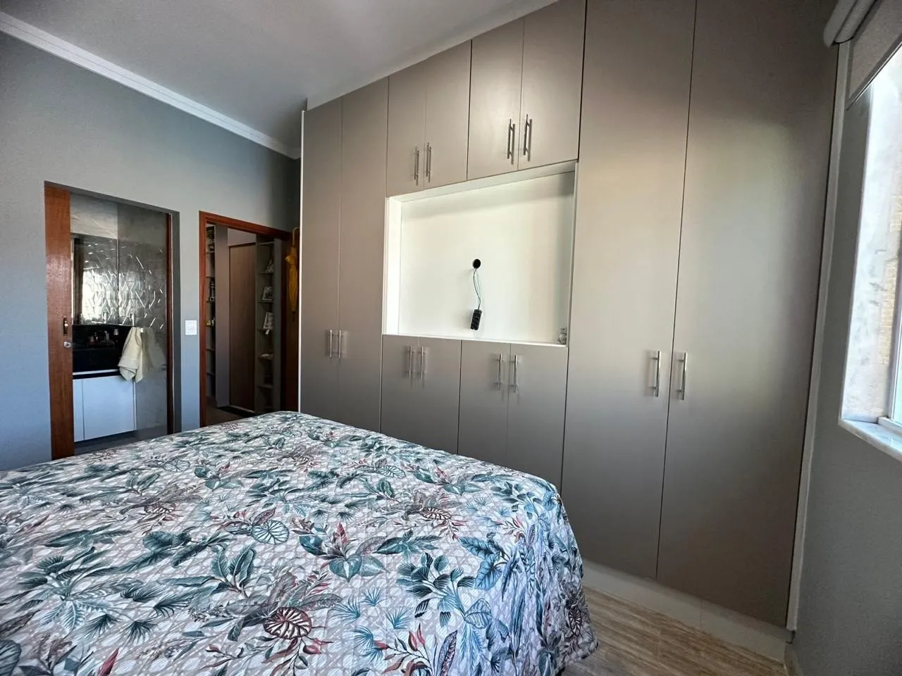 Imagem Casa para Venda em Itanhaém, Jardim Suarão (Praia), 3 dormitórios, 2 suítes, 2 banheiros, 3 vagas