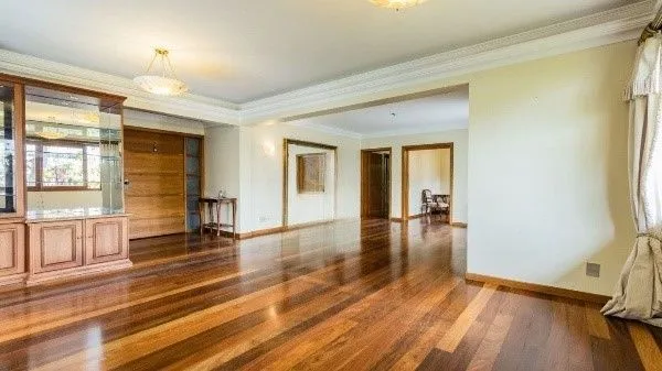 Imagem Amplo apartamento com 3 dormitórios, churrasqueira e hidromassagem - 222m² - Petrópolis