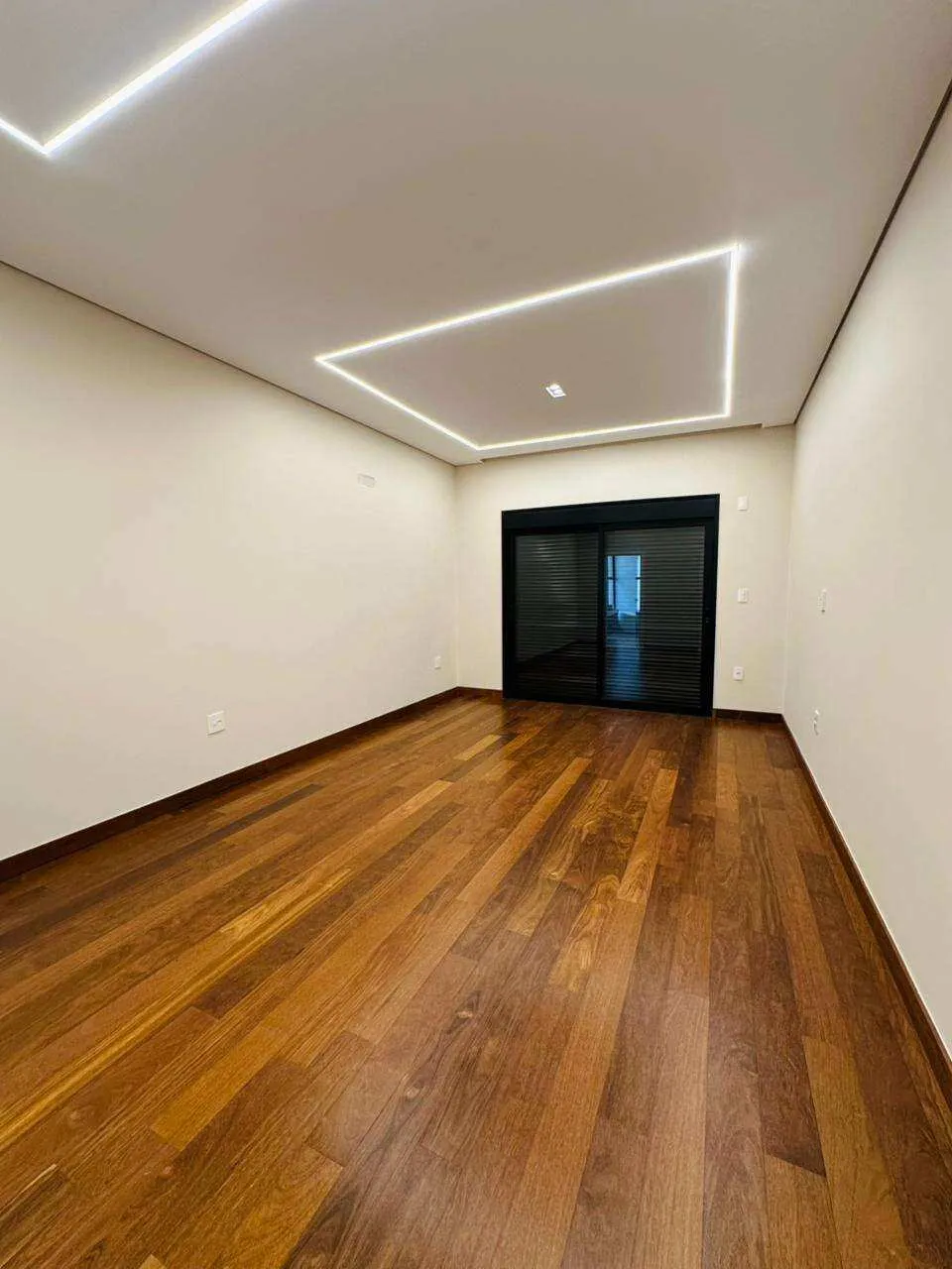 Imagem Casa à venda em Franca, Núcleo Agrícola Alpha, com 4 quartos, 304m2