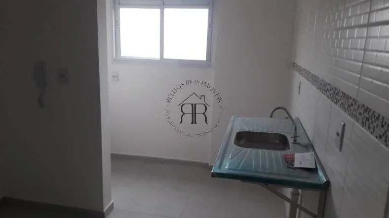 Imagem Imóvel seminovo Prédio de torre única, com amplo hall, 3 apartamentos por andar, elevadores amplo...