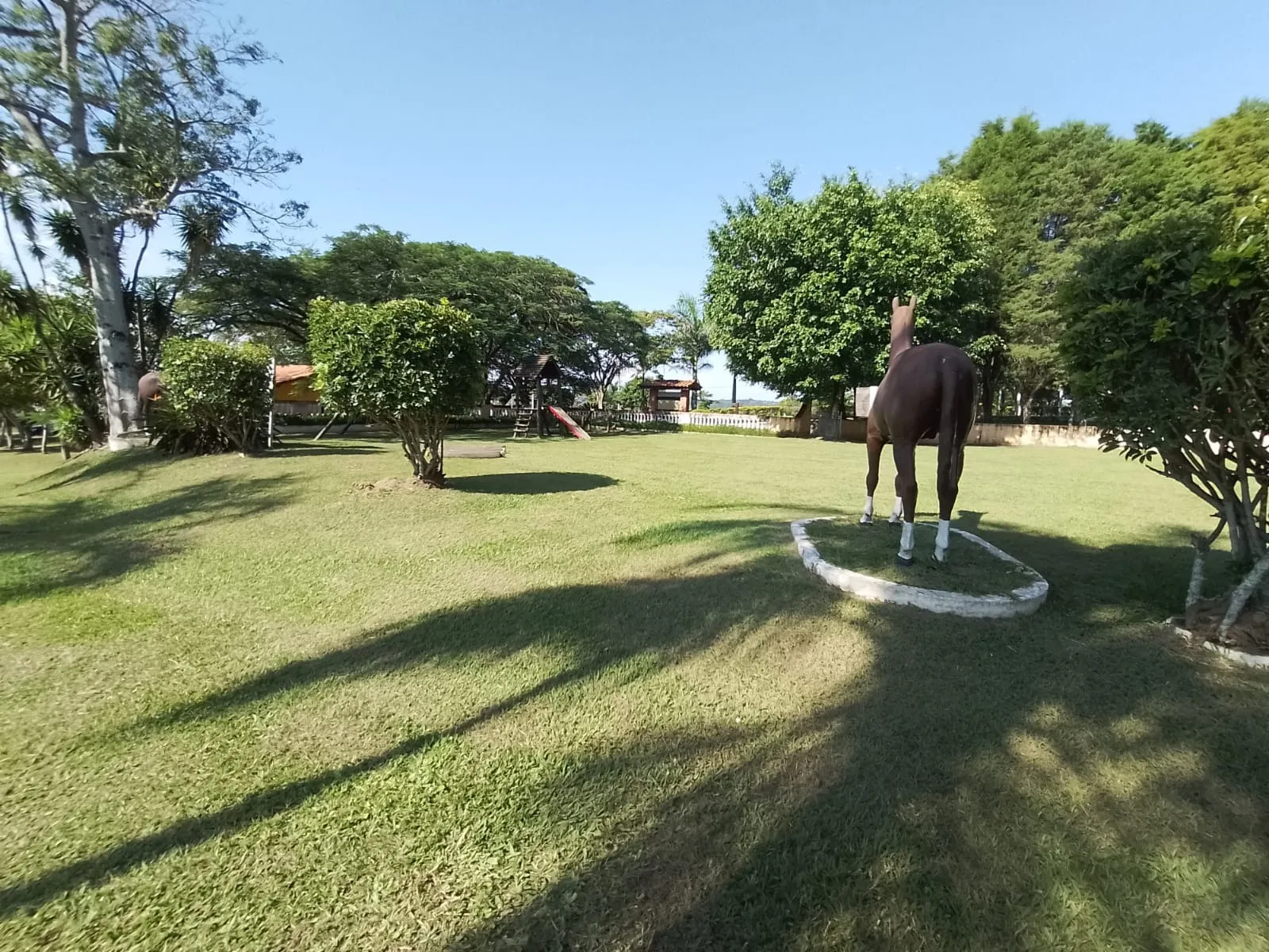 Imagem Terreno de 800m² com Vista para o Lago no Condomínio Village da Serra - Araçoiaba da Serra-SP