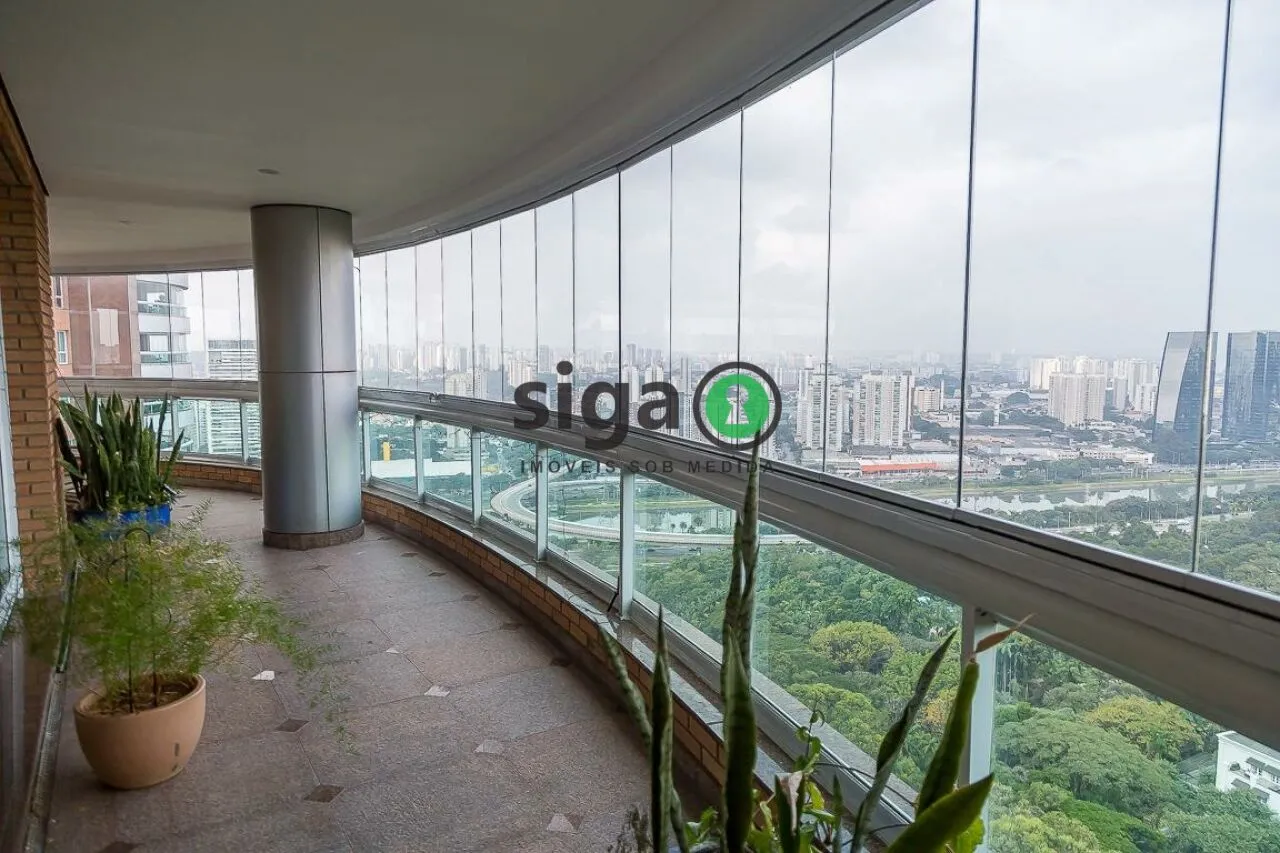 Imagem Apartamento para disponível para venda ou aluguel no Panamby, de 367m, 4 quartos e 6 vagas.