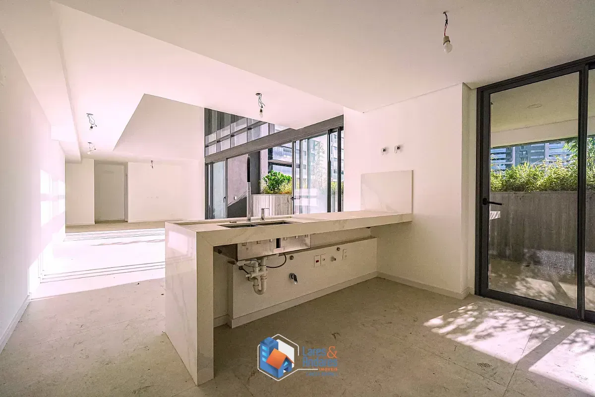 Imagem Duplex para venda em Jardim Fonte do Morumbi com 4 quartos, sendo 4 suítes, 325m²