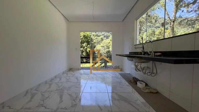 Imagem Casa nova com 4 suítes em meio a Natureza na Granja Guarani em Teresópolis-RJ