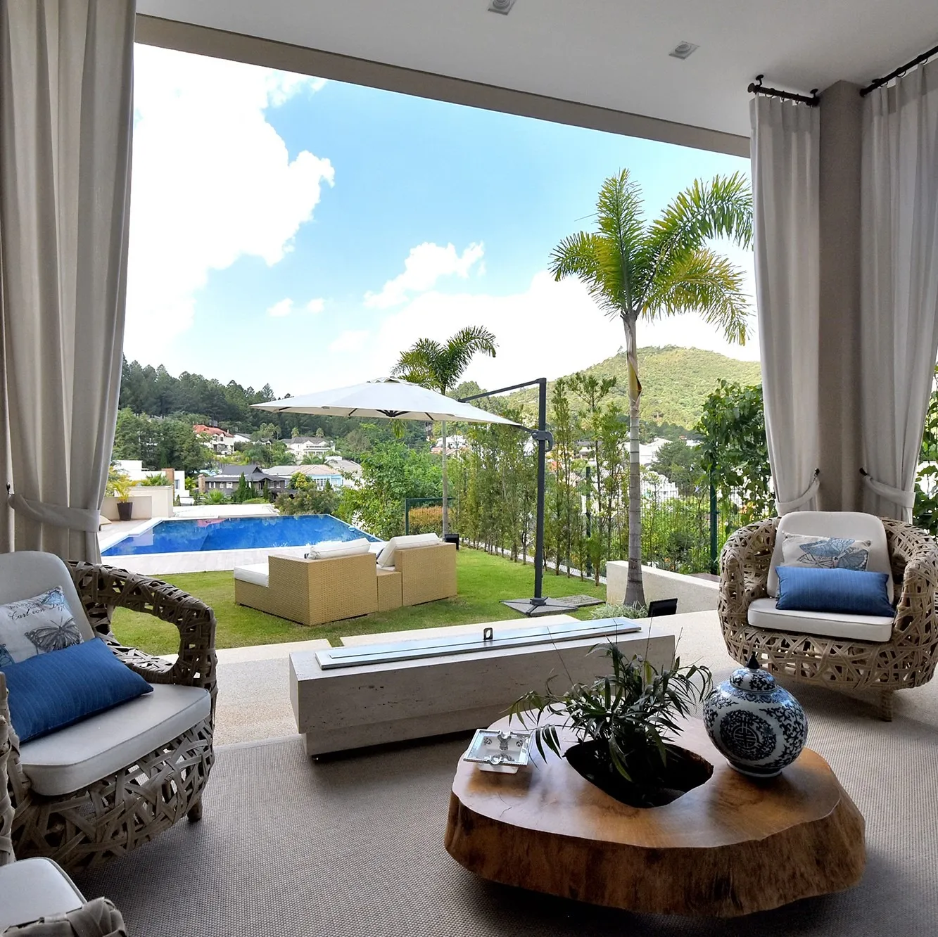 Imagem CASA RESIDENCIAL em SANTANA DE PARNAÍBA - SP, ALPHAVILLE