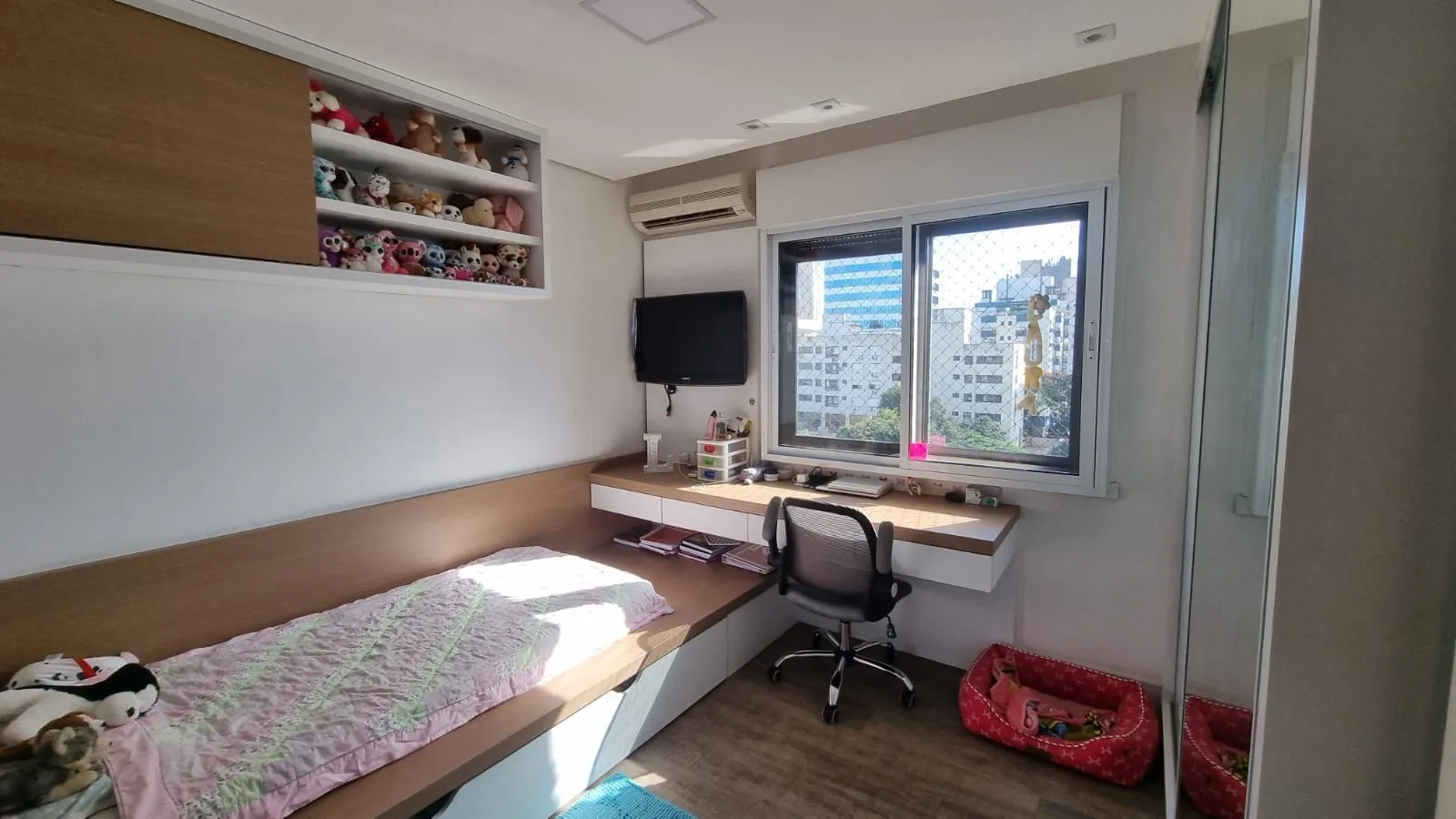 Imagem Apartamento 3 dormitórios com dependência, 127m privativos, duas vagas individuais no Bairro Higienópolis