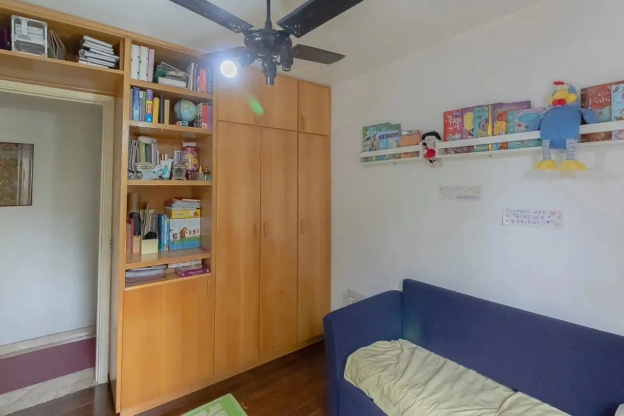 Imagem Apartamento com 4 dormitórios, 99 m² e 2 vagas em localização privilegiada.