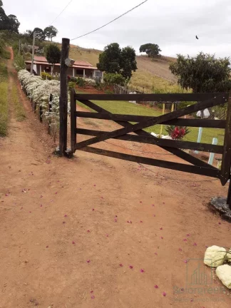 Foto do imóvel Chácara à venda em Socorro, terreno com 2000m², 4 dormitório em R. Antonio Aparecido Ferreira