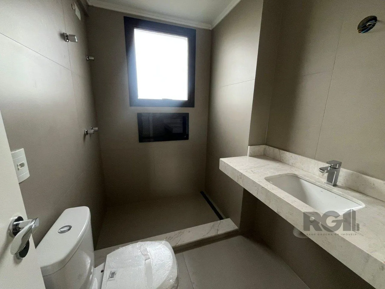 Imagem Apartamento 03 Suítes / Sacada/ 131m / Rua José Gomes / Tristeza