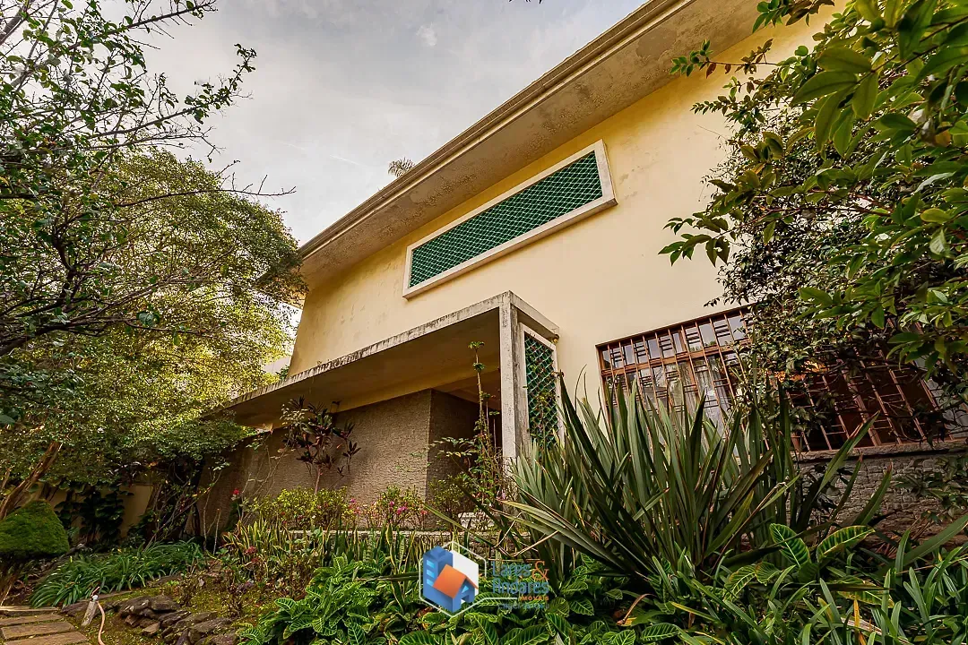 Imagem Casa para venda em Pacaembu com 3 quartos, sendo 1 suíte, 320m²