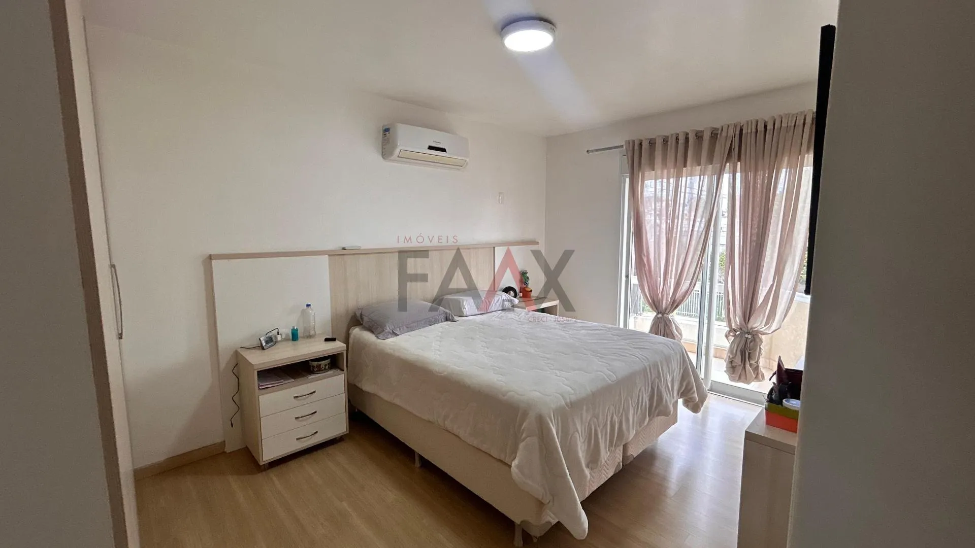 Imagem Sobrado com 4 dormitórios à venda,650.40 m , GUARAPUAVA - PR