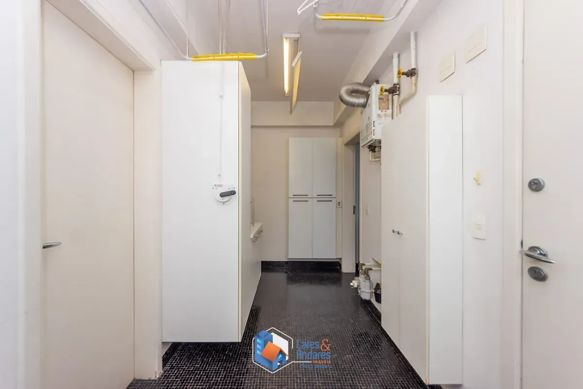 Imagem Apartamento para venda em Vila Uberabinha com 4 quartos, sendo 3 suítes, 233m²