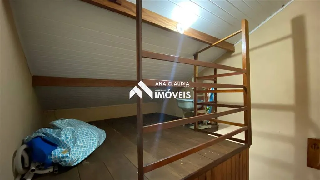 Imagem Casa a venda em Mongaguá litoral de São Paulo, ótima localização próxima a comércios da região casa de praia com jeitinho de interior.