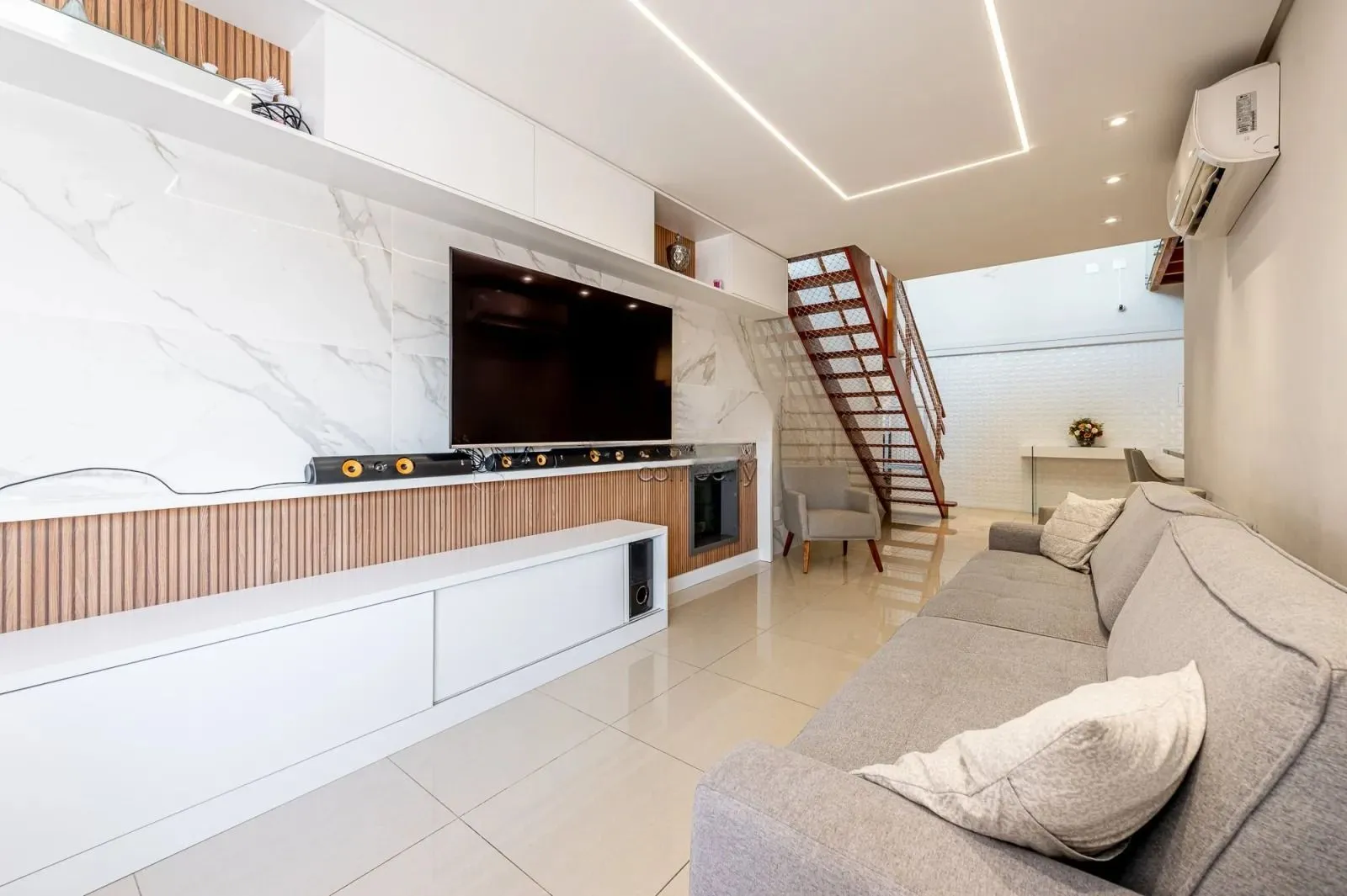 Imagem Apto Garden Duplex com 160m², 3 quartos, 1 suíte, 2 vagas, no bairro Rio Branco
