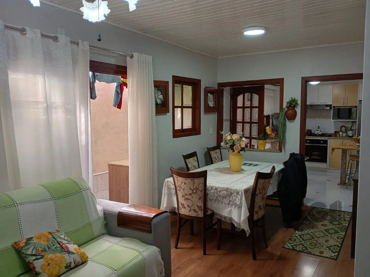 Imagem Casa 2 dormitórios, vagas de garagem, Bairro Parque da Matriz