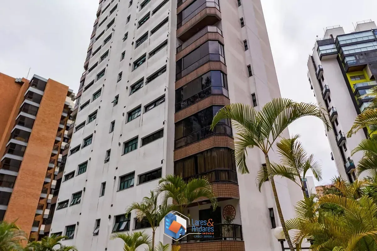 Imagem APTO À VENDA, COM 154M², 4 QUARTOS (1 SUÍTE), SACADA ENVIDRAÇADA, PISO EM PORCELANATO E PLANEJADOS EM TODOS AMBIENTES 8º ANDAR, 2 VAGAS VILA ANDRADE.
