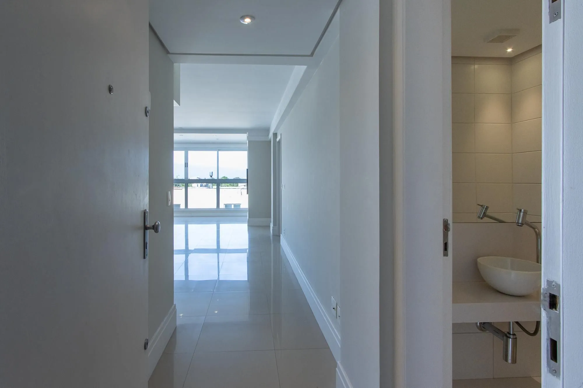 Imagem Excelente apartamento de 3 dormitórios, 1 suíte e 2 vagas de garagem.