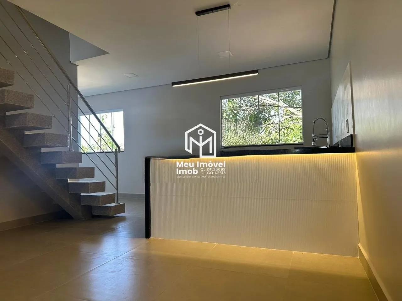Imagem Casa Condomínio 4 quartos 3 suítes 4 Vagas 300M² Arniqueiras