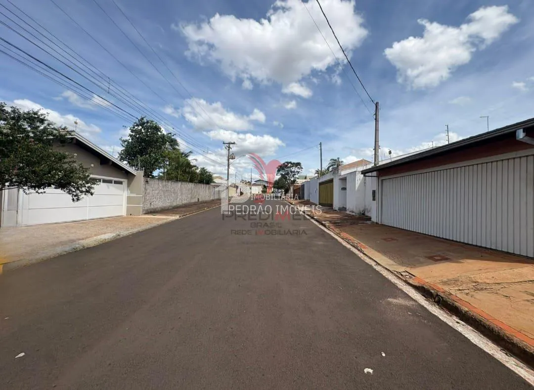 Imagem Lote/Terreno de 427m² no bairro Jardim Itamaraty, em Lençóis Paulista