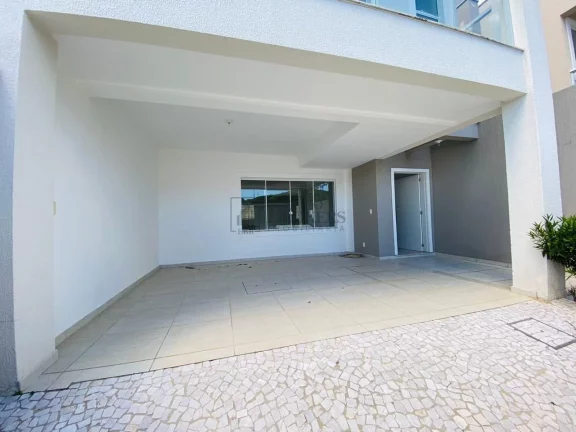 Imagem Casa geminada de 03 quartos no bairro Praia dos Amores