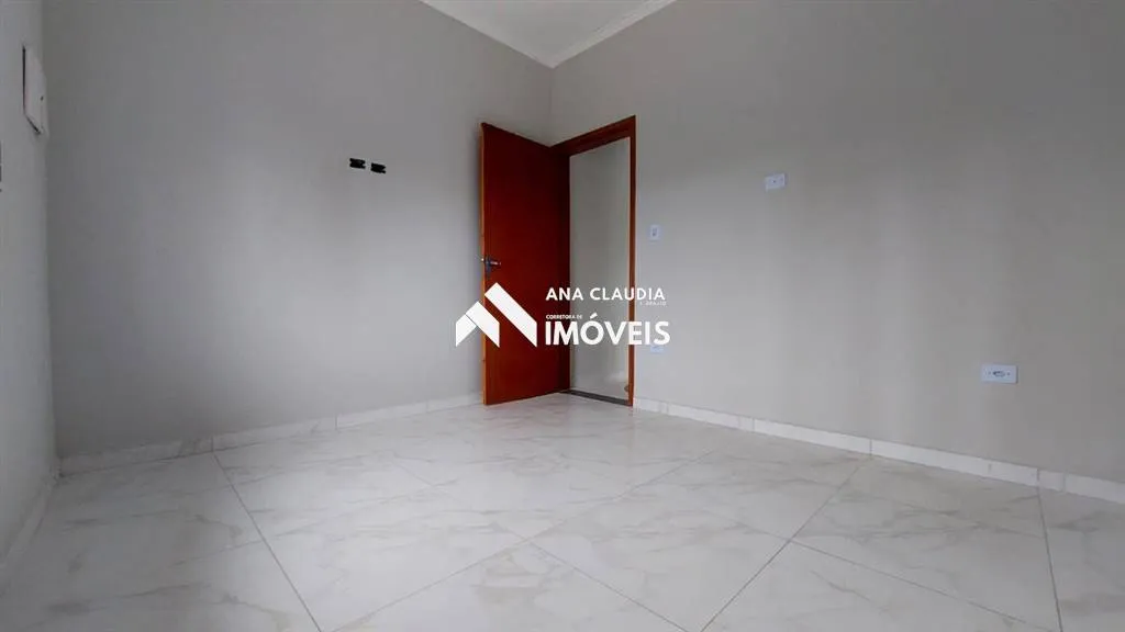 Imagem Casa nova com piscina na praia de Itanhaém, 400 metros da Av. marginal lado serra.
