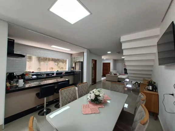 Imagem Sobrado com 3 dormitórios à venda, 200 m² por R$ 780.000,00 - Jardim Quaresmeira - Suzano/SP