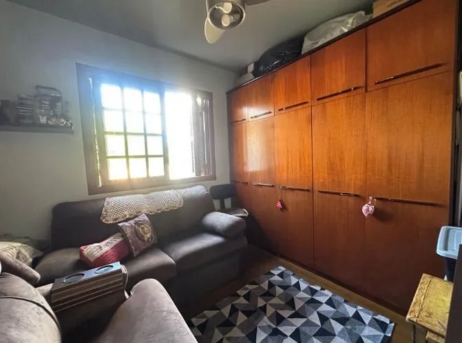 Imagem Sobrado amplo em condomínio de 3 dormitórios, um deles suíte, no bairro Ipanema