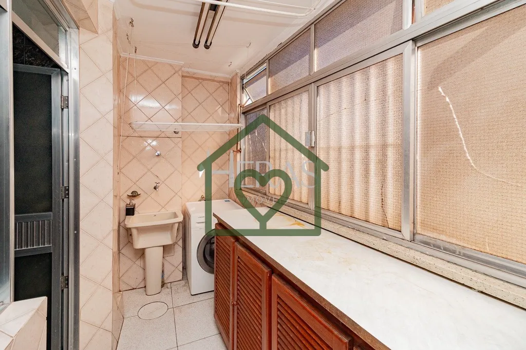 Imagem Amplo apartamento mobiliado, com 116 m² de área privativa; - 3 dormitórios amplos com ar condicio...