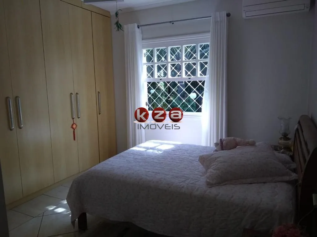 Imagem Imperdível Chácara à Venda em Valinhos-SP, 4 Quartos, 4 Suítes, 2 Salas, 6 Banheiros, 10 Vagas de Garagem, 240m² de Área!