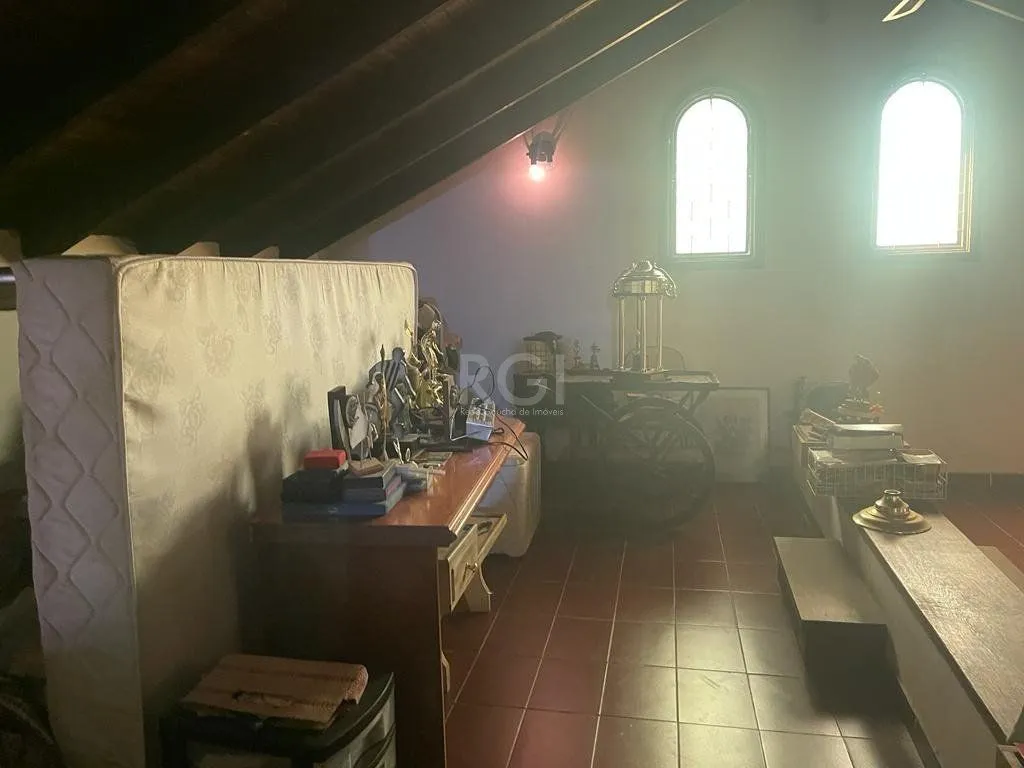 Imagem Casa para Venda - 400m², 5 dormitórios, sendo 3 suites, 4 vagas - Ipanema PORTO ALEGRE /RS