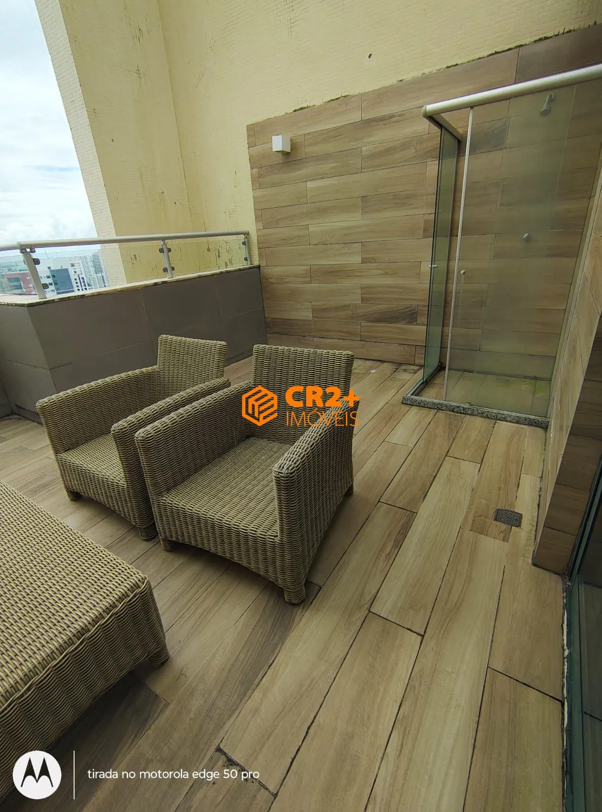 Imagem Vendo COBERTURA 140m2 01 quarto, 02 varandas, 01 vaga de garagem Beira mar em P